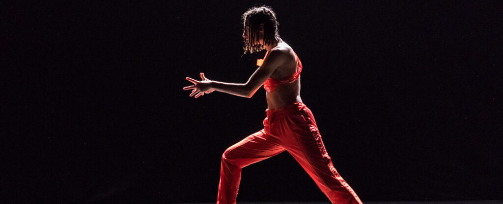 Visionari | Your body is a battleground di Adriano Bolognino